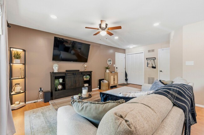 Foto del edificio - 93 Briarwood Ct