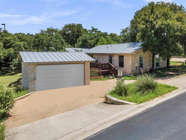 Building Photo - 317 Clayton Nolen Dr