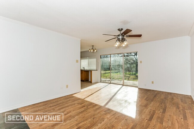 Foto del edificio - 509 Southlake Dr