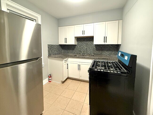 Building Photo - 1509 Rockland Ave