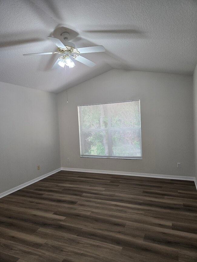 Building Photo - 20 Manderley Ln