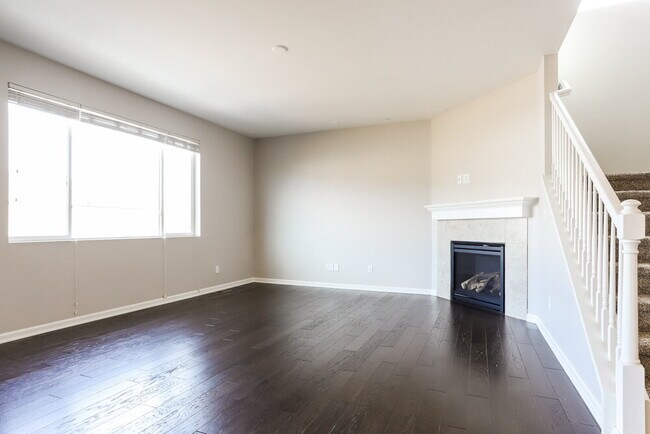 Building Photo - 7649 Blue Water Dr