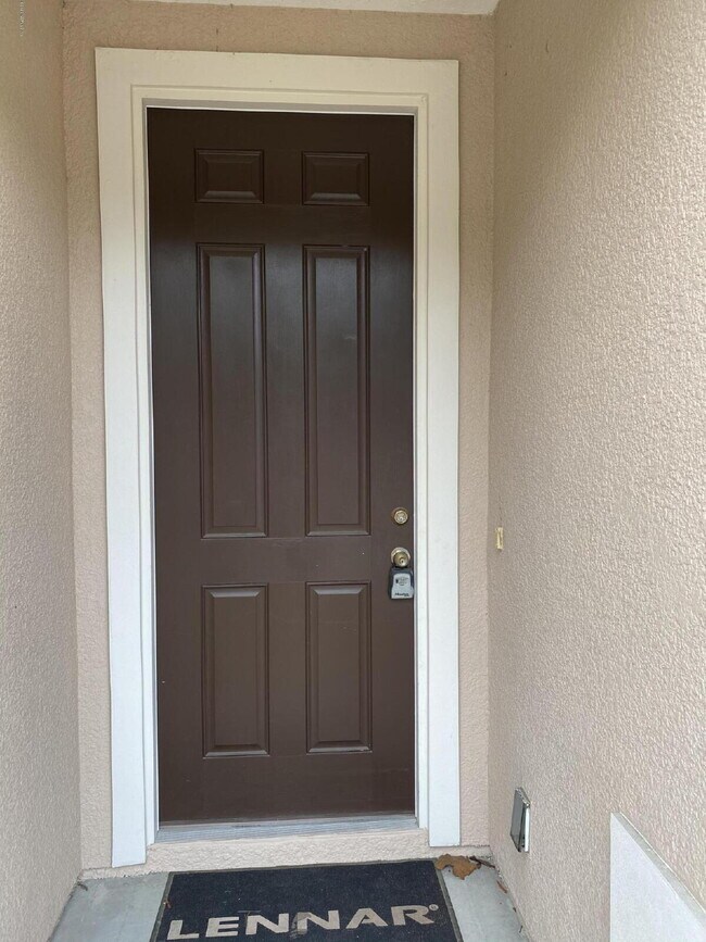 Building Photo - Beautiful 3-Bedroom Townhome in Desirable Oakleaf Plantation – Available Now!