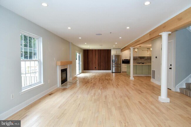 Building Photo - 3405 Taylor St