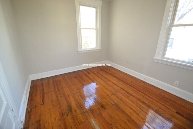 Building Photo - Pleasan Ridge 4 bed 2 bath Home with Large...