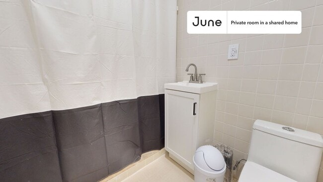 Building Photo - Room in Shared 4 bed/2 bath home
