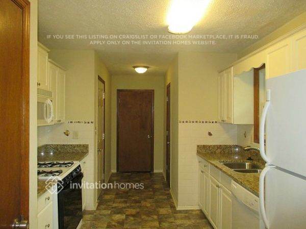 Foto del edificio - 3142 Country Lake Dr