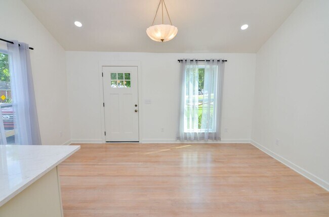 Foto del edificio - Fully renovated close to Downtown Franklin