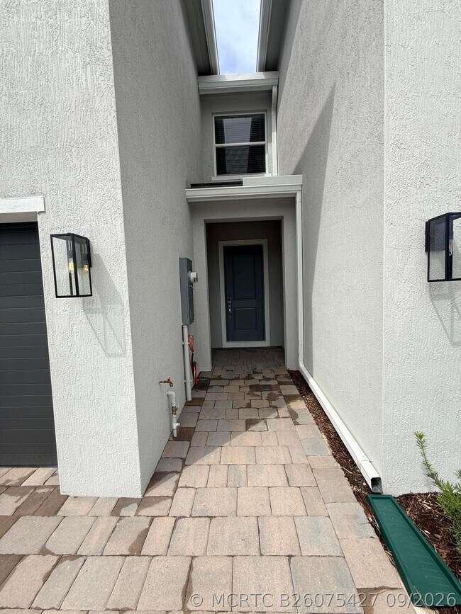 Building Photo - 151 Lakeside Lndg Ct