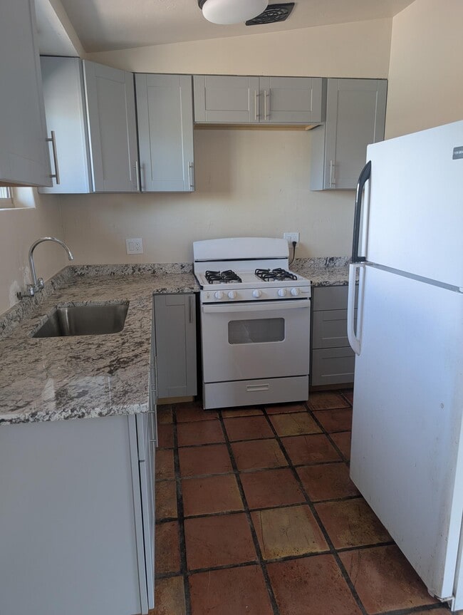 Foto del edificio - 2231 E Grant Rd