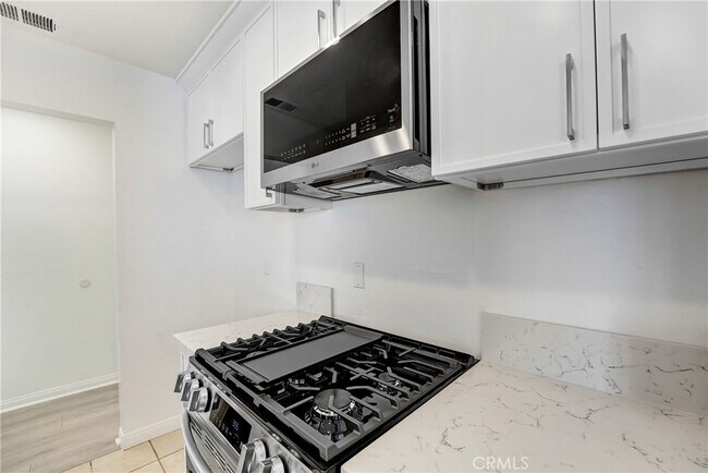 Foto del edificio - 10861 Moorpark St