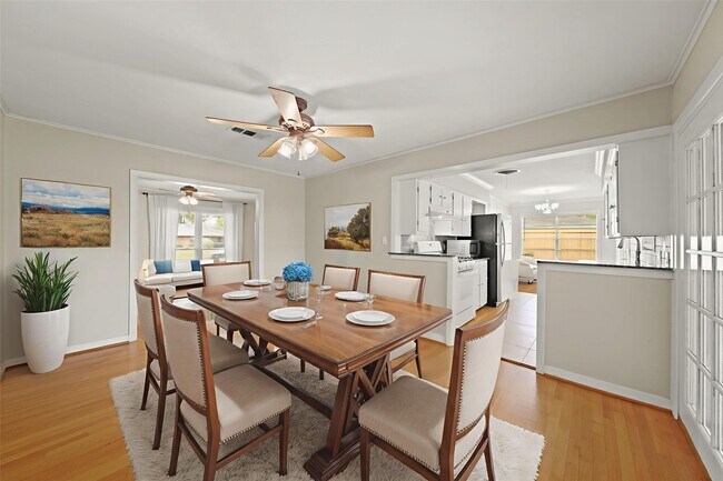 Foto del edificio - 10803 Doud St