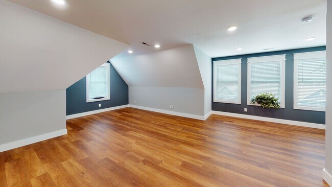 Foto del edificio - 1533 Forest Ave