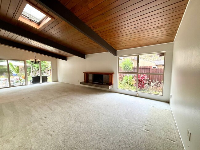 Building Photo - Bay Park Beauty | 3BD/2BA with Canyon Views & Lush Grounds