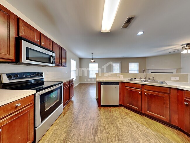 Foto del edificio - 4999 Ballantine Dr