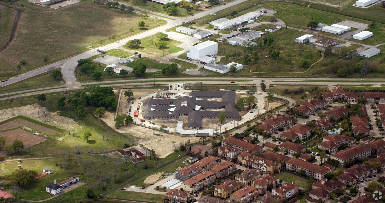 Aerial Photo - The Shores at Clearlake