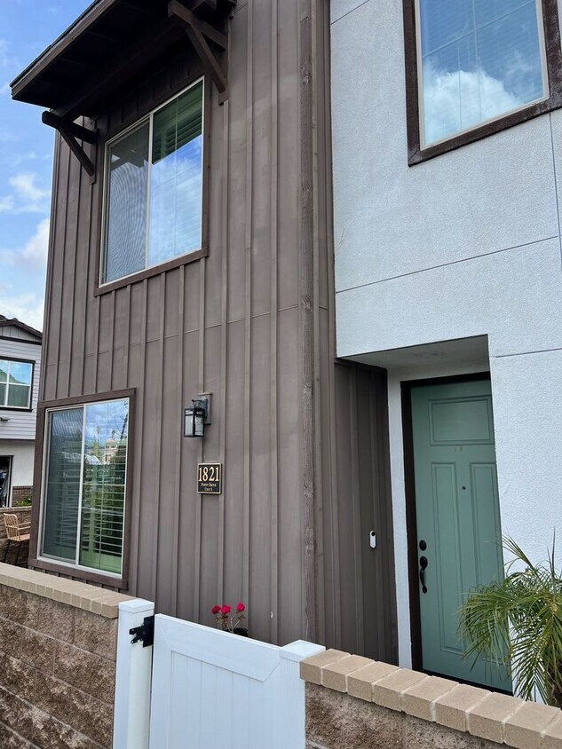 Foto principal - Charming 4-Bedroom Home in Simi Valley