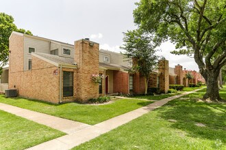 Building Photo - The Place At Green Trails