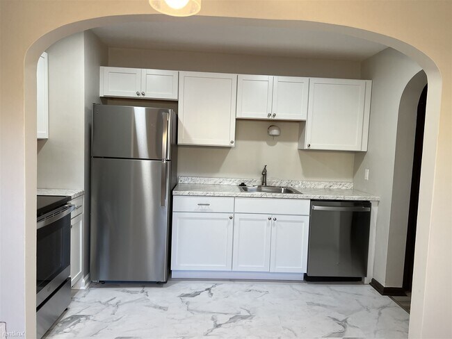 Foto del edificio - 2 br, 1 bath Duplex - 5250 East Market Str...