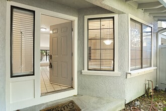 Building Photo - 562 La Corso Dr