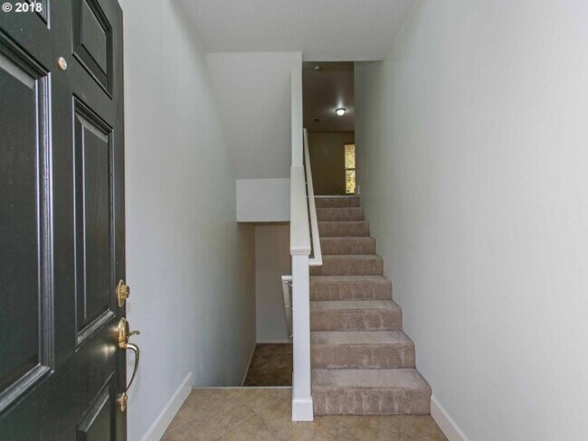 Building Photo - 2872 NW Kennedy Ct