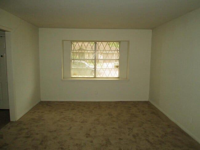 Foto del edificio - 5910 Ariel St