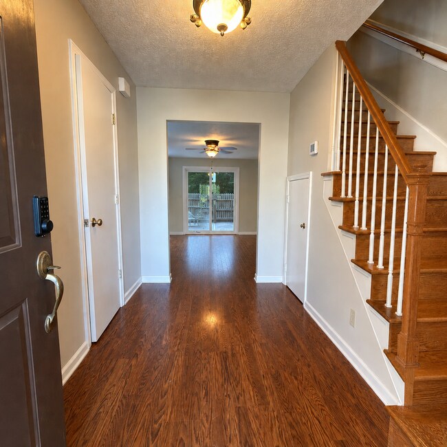 Building Photo - 5952 Colchester Dr