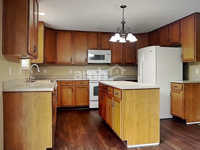 Building Photo - 150 Brittony Woods Dr