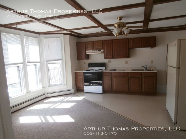 Foto del edificio - 712 Central Ave