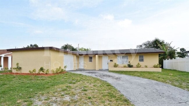 Building Photo - 4304 N Shore Dr