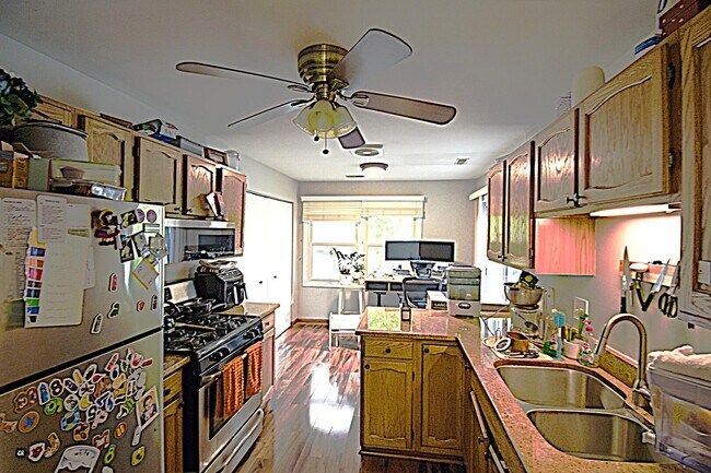 Foto del edificio - 27W705 Windermere Rd