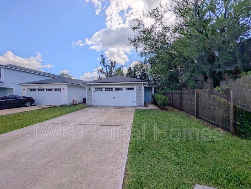 Foto principal - 1329 Orton St