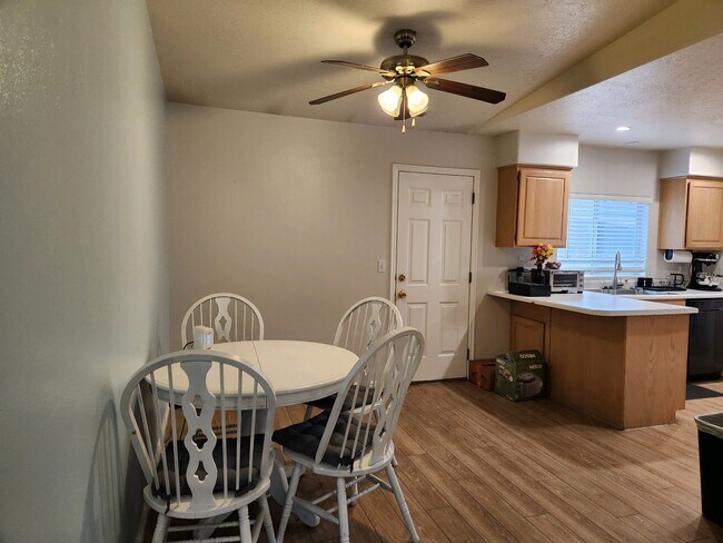 Eating Area - 280 S 300 W