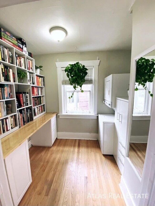 Building Photo - Beautiful 1 Bedroom Apartment in Heart of ...