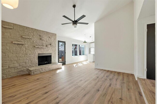 Building Photo - 7009 Windrift Way