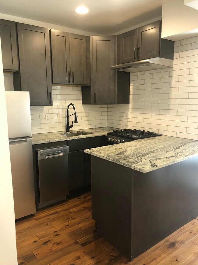 Foto del edificio - 805 S 49th St