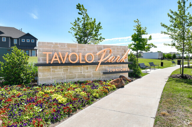 Letreros - Tavolo Park Townhomes