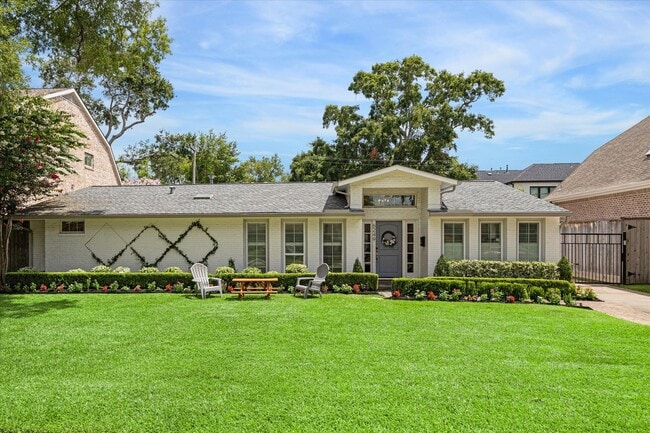 Photo - 6249 Olympia Dr House