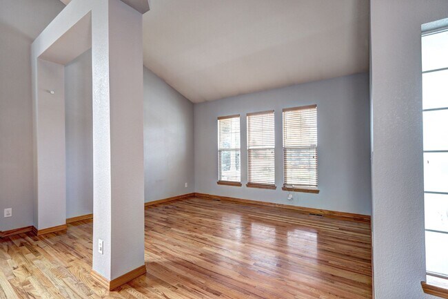 Foto del edificio - Canterberry Crossing Parker CO 4 bed 3 bat...