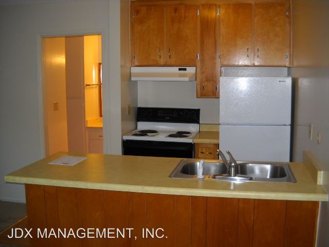 Building Photo - 4767 Mansfield St