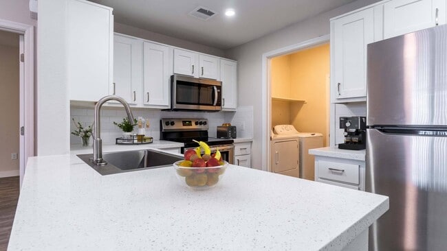 Building Photo - Symphony