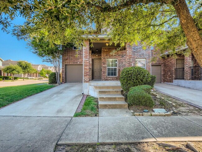 Foto del edificio - "Charming 3-Bed, 2-Bath Townhouse Retreat in Mesquite – Spacious 1586 Sq Ft on Woodshire Avenue!"...