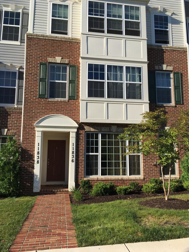 11836 Little Seneca Pkwy, Clarksburg, MD 20871 Condo for Rent in