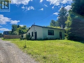 Building Photo - 3555 17th Sideroad