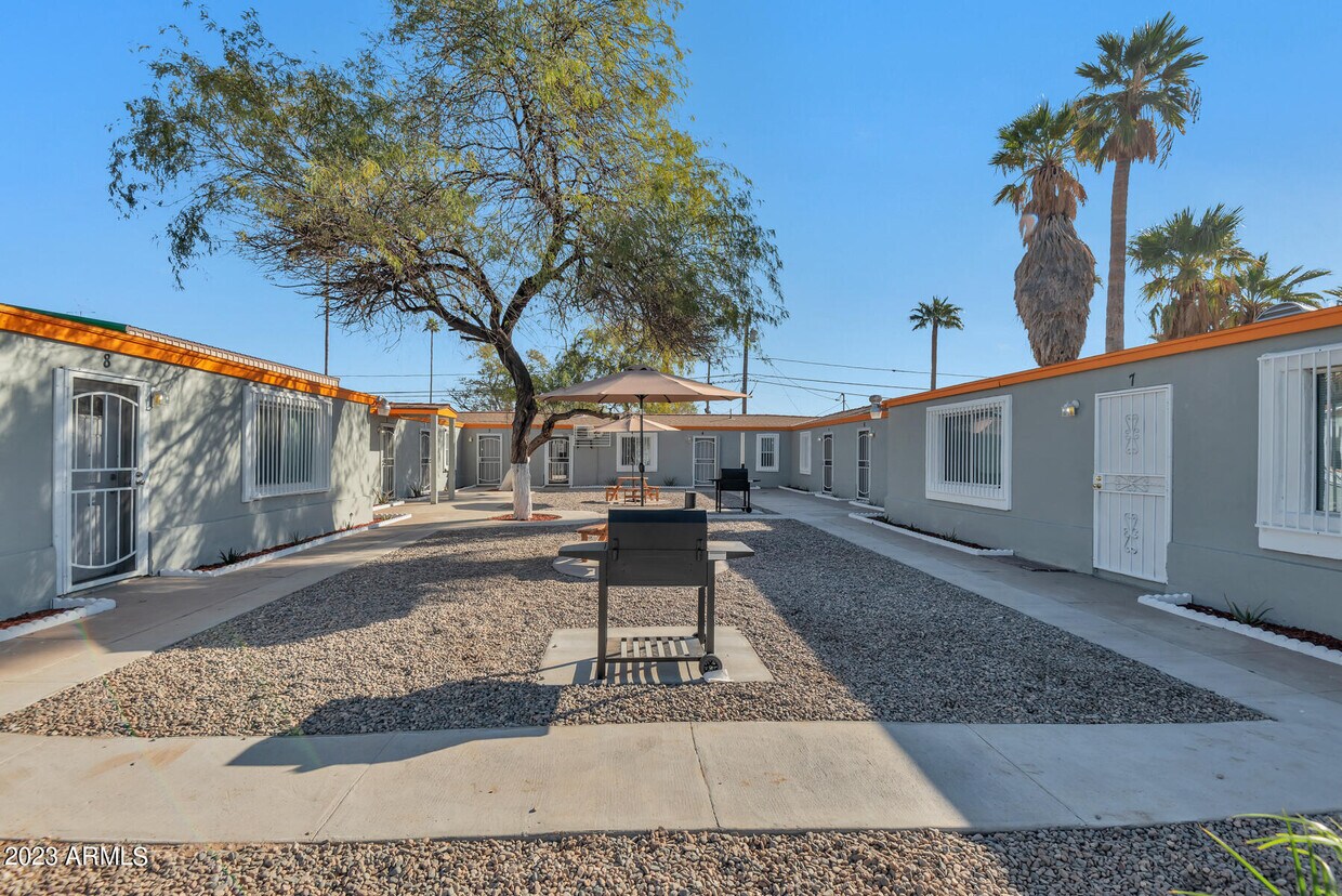Foto principal - 909 S 35th Ave