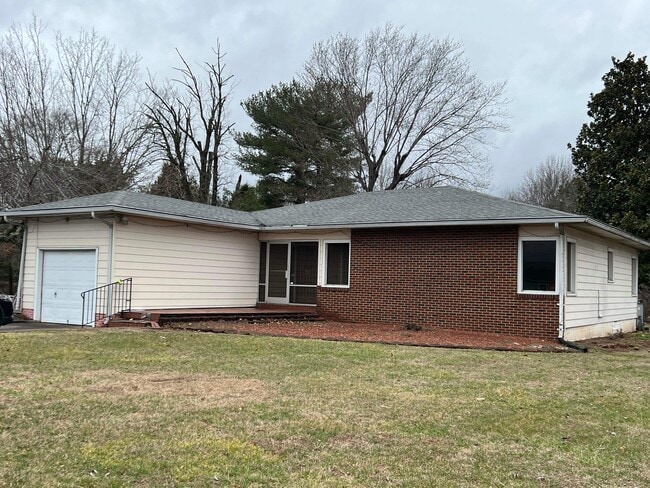 Foto del edificio - 310 Carbon City Rd