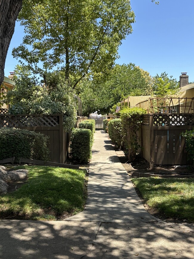 Building Photo - 5008 Bremner Way