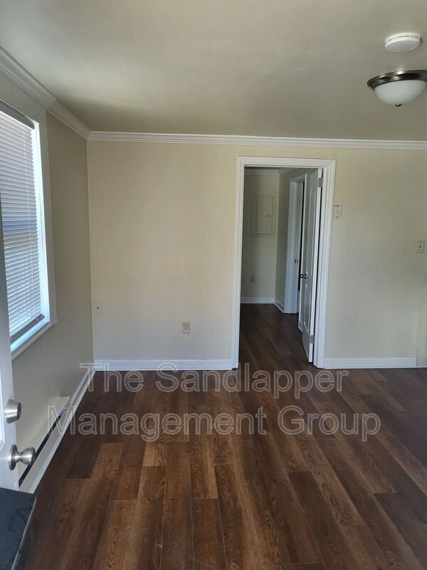 Foto del edificio - 3309-4 Spruill Avenue