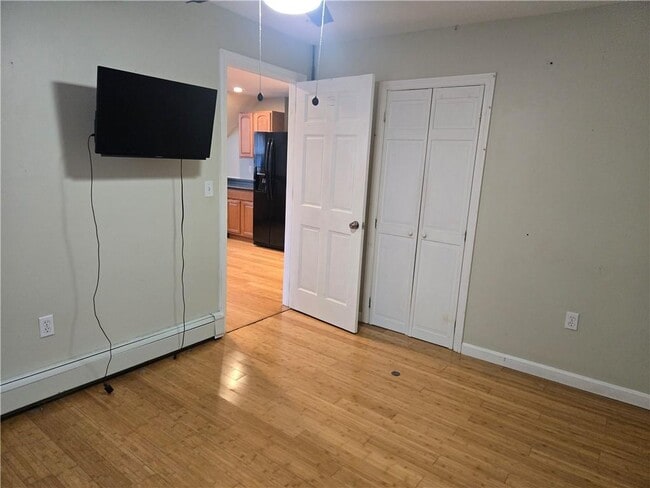 Building Photo - 25 Andrews Ave