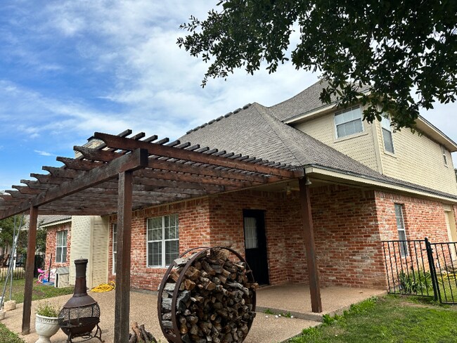 Foto del edificio - 8617 Jonquil Dr